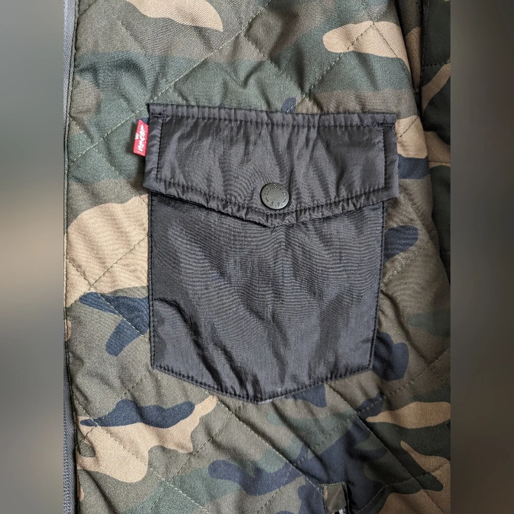 NWT Levi's Men's Camo Insulated Hooded Jacket Size L - Picture 3 of 12